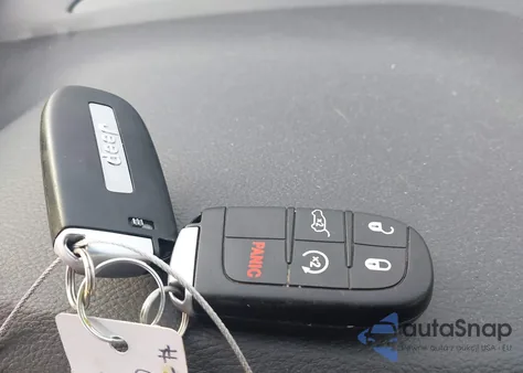 2020 Jeep Grand Cherokee Limited 4X4 z USA, uszkodzony, nr VIN 1C4RJFBT1LC338850